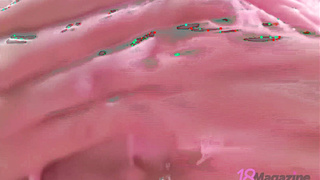 Yankee Coed Candie Elektra Adorns Her Nude Soles With Cake Icing Mingle!