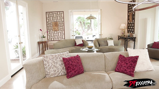 What You Got In That Bounty Box? - Molly Lil'