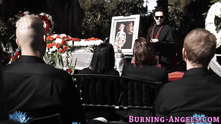 Punk honey gets cootchie eaten out