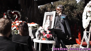 Punk honey gets cootchie eaten out