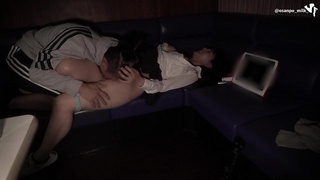 After college karaoke box 、、、。 Bosoms that come out of the half-shirt from the cowgirl stance. When her uncle instructed her how to get taller up, it was too softcore. (Private shooting, amateur, Japan)