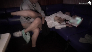 After college karaoke box 、、、。 Bosoms that come out of the half-shirt from the cowgirl stance. When her uncle instructed her how to get taller up, it was too softcore. (Private shooting, amateur, Japan)