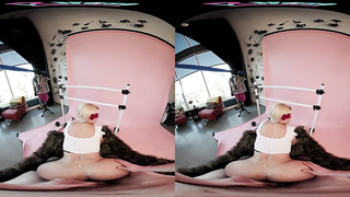 VRHUSH Flamenco dancer Bridgette B puts on a flash