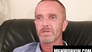 Mature amateur guy wanks his puny unshaved sausage and shoots a load