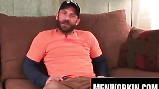 Macho inked beefy amateur strokes off and pops