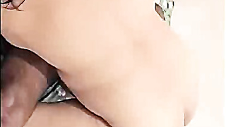 Super-cute Tamil Woman Showcases her Bare Figure and Tearing up