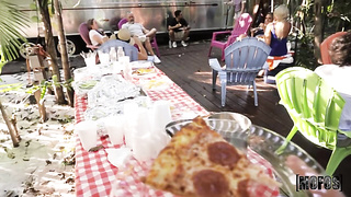 Juliette Mint Can't Stop Drilling This Yam-sized Man meat During Bbq Soiree