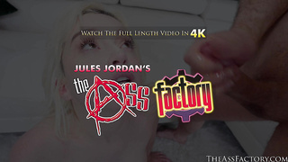 The Rump Factory - Lexi Lore Air Cock-squeezing Double penetration