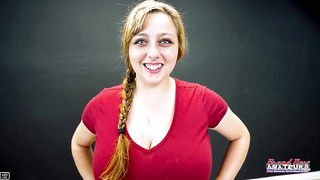 Splendid Platinum-blonde Gwen Gets Her Snatch Deceived And Appetizing Handle!