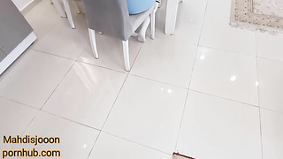 سکس ایرانی جدید خفن با ز..ن ع..م..و حشریم رو میز ناهارخوری (مکالمه فارسی)