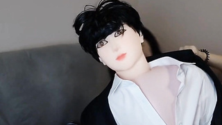 沈樵，作品《沈老师体验充气娃娃》MissShen Practice inflatable femmes