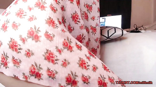 Cock-squeezing cooter opening up (Lil honeypot)