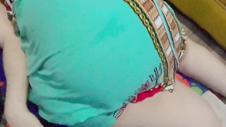 كنموت على لي يحك فيا الزب فوق الحوايج\kanmout 3la li yhok fia zebo fo9 hawiji