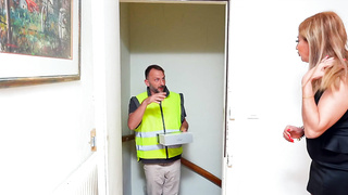 Zhelia Is Lightly Lured