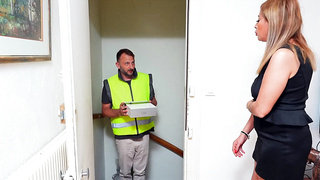 Zhelia Is Lightly Lured