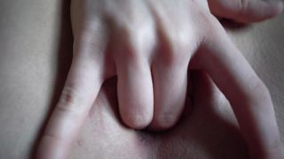 CLOSE-UP COLLEGE GIRL GETS EJACULATION - DELUXEGIRL