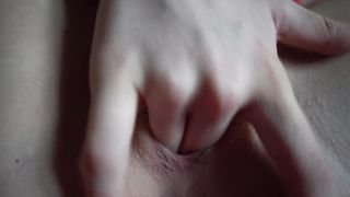 CLOSE-UP COLLEGE GIRL GETS EJACULATION - DELUXEGIRL