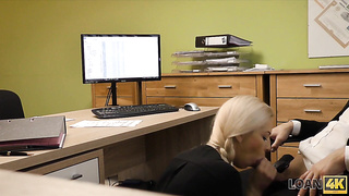 Blue-witnessed Blondie Cuties Needs Fresh Truck So Opens up Her Gams - Karol Lilien