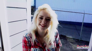 Huge-boobed Blond Annie Archer Porks Her Pallid Unshaved Labia With A Electro-hitachi!