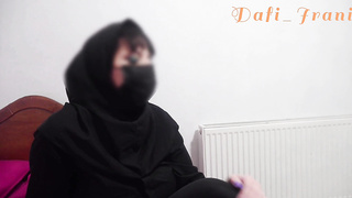 منشی فضول بعد از کلی سوال پرسیدن از رئیسش راجب زنش،سعی میکنه رئیسش تحریک کنه و...(مکالمه فارسی)