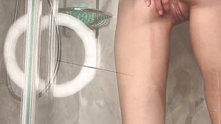 Lina romps her cock-squeezing rump standing in the bathroom until she finishes off.