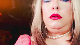 A Stunning PLUMPER Goddess Smokes A Plug Superking Ciggie In Mittens & Jewellery - Adorable Tina Snua Smoking
