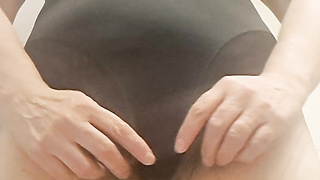 COUGAR takes off, demonstrating her culo and coochie to her son-in-law on camera in secret