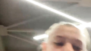 Jerk in the switching apartment
