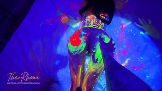 Neon Glow Xxx – Wild Fluorescent Hump on the Sofa with TheoRhena!