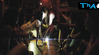 Shakti Maal G/g, Tits Vignette in Jezabel