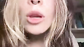 A Woman Fully Unwraps And Faps In The Public Library