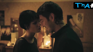 Anna Zavtur Bosoms, Panty Episode in Likhie