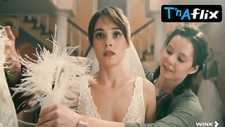 Angelina Strechina Hooters, Undergarments Episode in Tysyacha Net I Odno Da