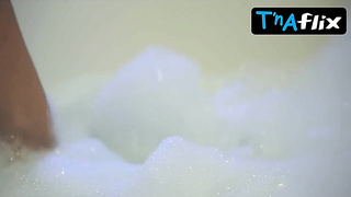 Rio Notra Segal Arse, Undergarments Sequence in The Castle