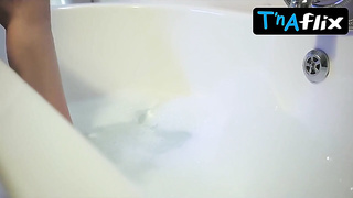 Rio Notra Segal Arse, Undergarments Sequence in The Castle