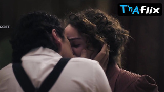 Jade Fraser Mounds Episode in The Dentist