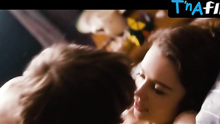 Emilia Clarke Bra-stuffers, Undergarments Episode in Spike Island