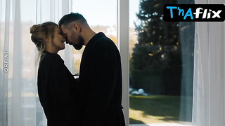 Hilde Dalik Melons Sequence in Vorstadtweiber