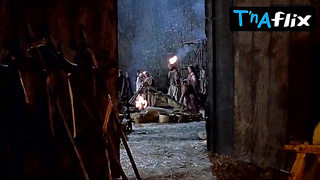 Embeth Davidtz Bosoms Episode in Army Of Darkness
