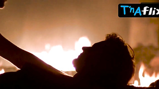 Embeth Davidtz Bosoms Episode in Army Of Darkness