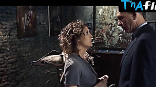 Antonella Costa Culo, Hooters Gig in Unpreventable