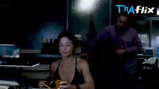 Ashley Judd Culo, Bumpers Episode in Contorted