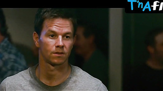 Amy Adams Backside, Hooters Episode in The Fighter