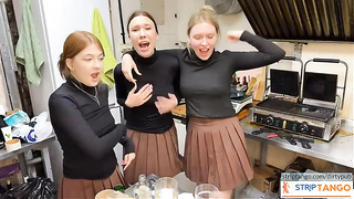 Hammering Dark haired camgirl Free-for-all online talk