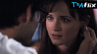 Alexis Bledel Cupcakes, Swimsuit Gig in Post Grad