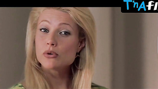 Gwyneth Paltrow Donk, Milk cans Vignette in Look From The Top