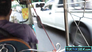 Super-cute Thai nubile amateur humps a Farang