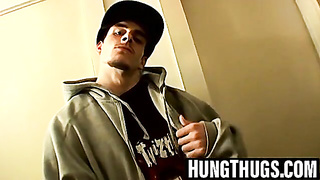 Nicely-shaped gay-for-pay thug ripples six pack while stroking off