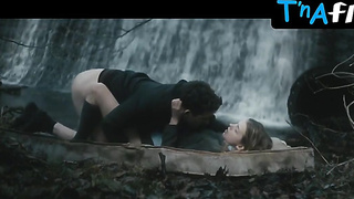 Hannah Murray Donk, Baps Episode in Bridgend