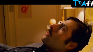 Natalie Portman Rump, Milk cans Episode in Motel Chevalier